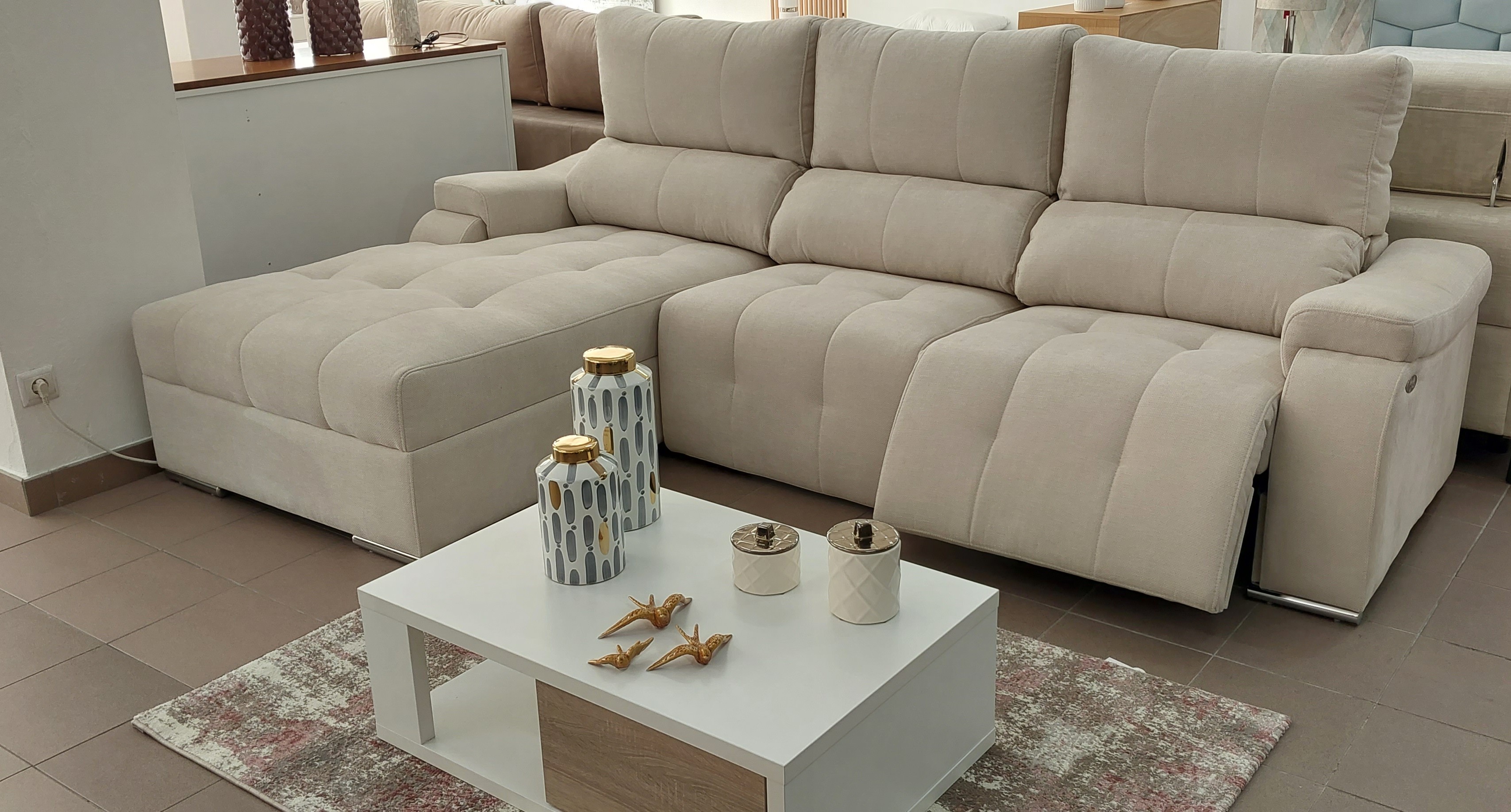 Sofá com chaise com relax